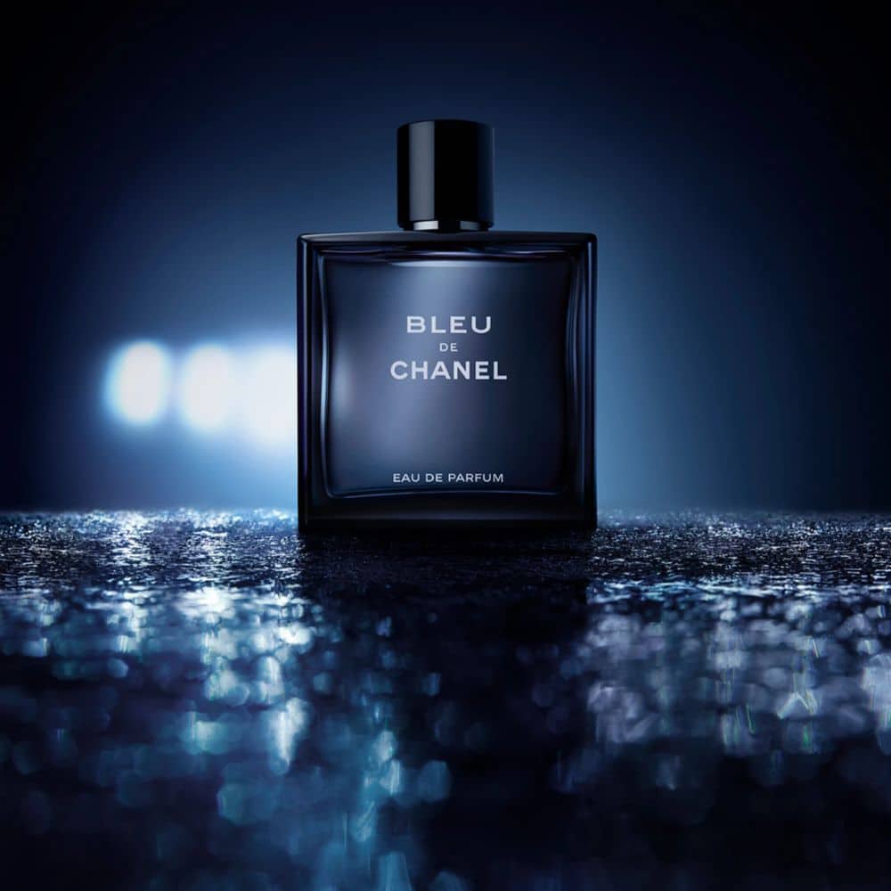 "Chanel Bleu De Chanel Eau De Parfum Pour Homme 100ml – a sophisticated men’s fragrance with fresh citrus top notes, an aromatic heart of lavender and pepper, and a warm woody base of sandalwood, cedar, and amber for a bold, long-lasting scent."







