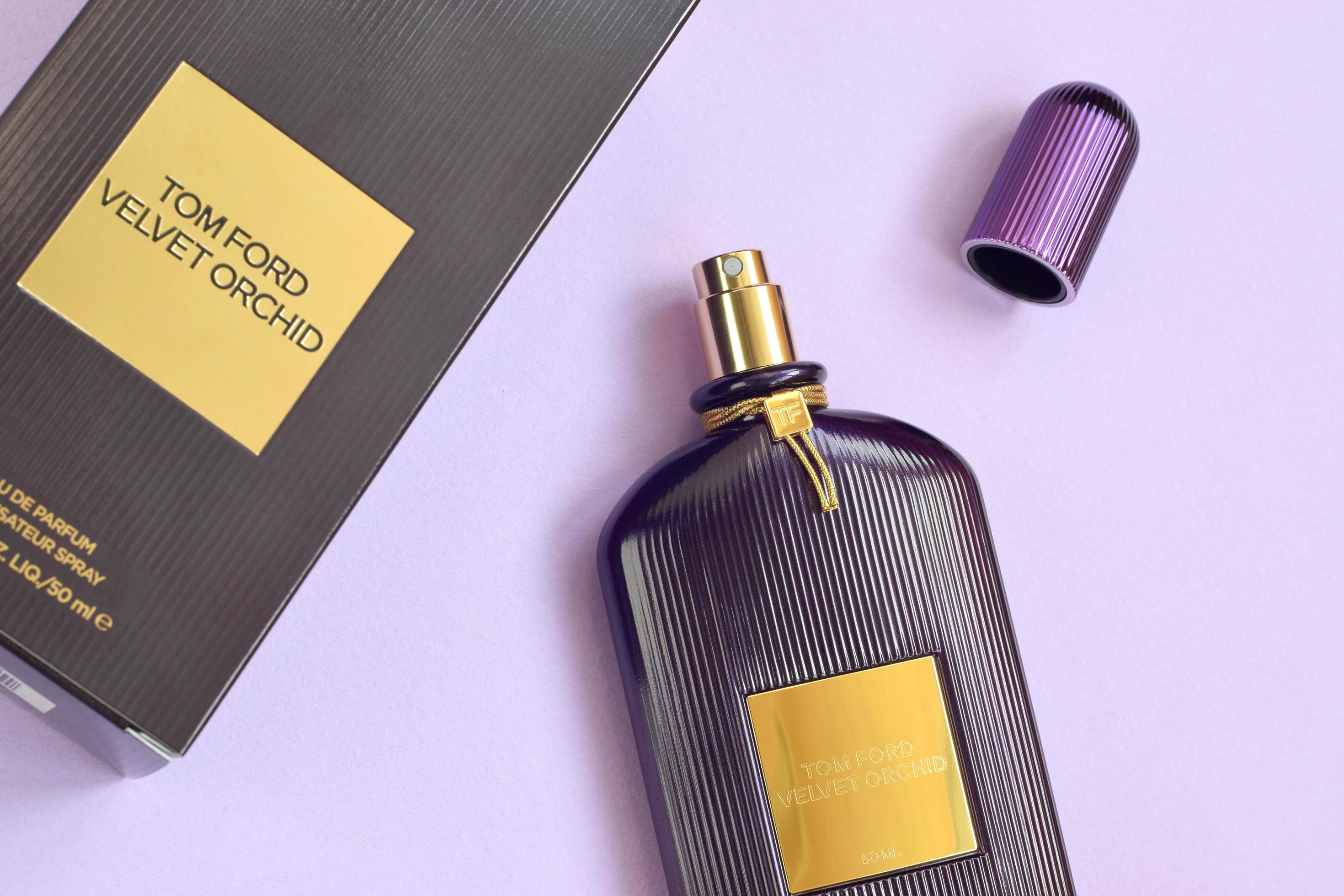 "Tom Ford Velvet Orchid Eau de Parfum 100ml – a luxurious and sensual fragrance featuring rich floral notes, warm honey, creamy vanilla, and exotic spices for a bold and sophisticated scent."








